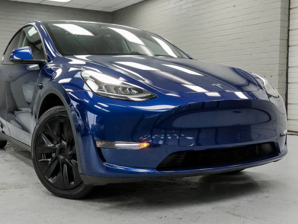Tesla Model Y photo 8