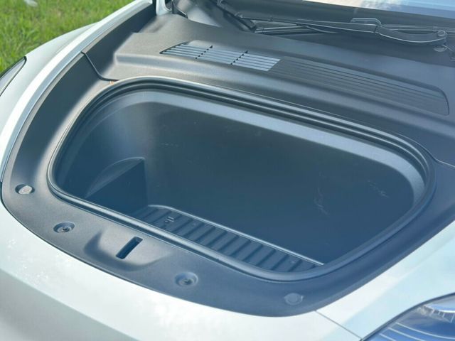 2020 Tesla Model Y Long Range AWD - 22901587 - 8