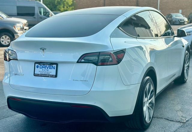 2020 Tesla Model Y Long Range AWD - 22569297 - 4