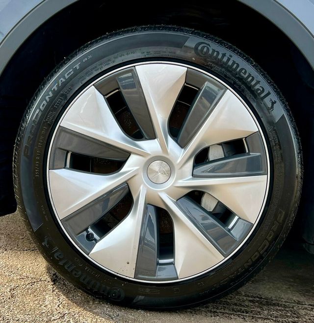 2020 Tesla Model Y Long Range AWD - 22998435 - 26