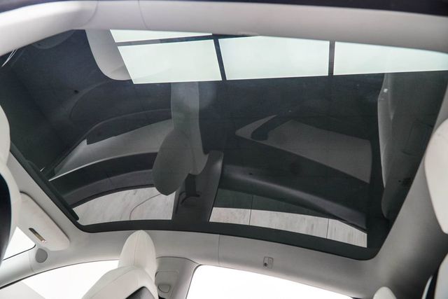 2020 Tesla Model Y Long Range AWD - 23044172 - 32