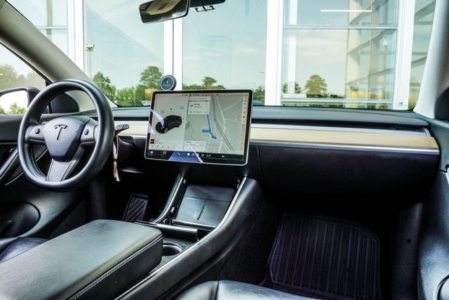 2020 Tesla Model Y Long Range AWD - 23034829 - 18