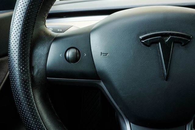 2020 Tesla Model Y Long Range AWD - 23034829 - 28