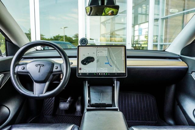 2020 Tesla Model Y Long Range AWD - 23034829 - 4