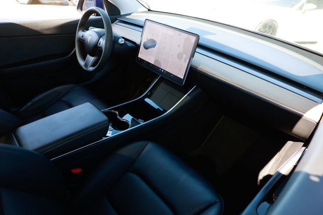 2020 Tesla Model Y Long Range AWD - 22943614 - 13