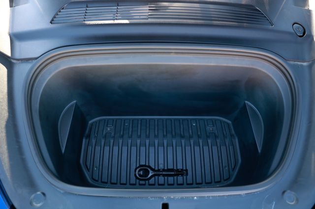 2020 Tesla Model Y Long Range AWD - 22943614 - 18