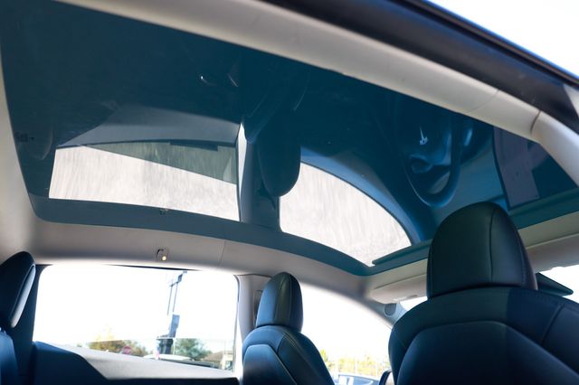 2020 Tesla Model Y Long Range AWD - 22943614 - 23