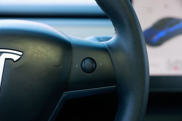 2020 Tesla Model Y Long Range AWD - 22943614 - 27