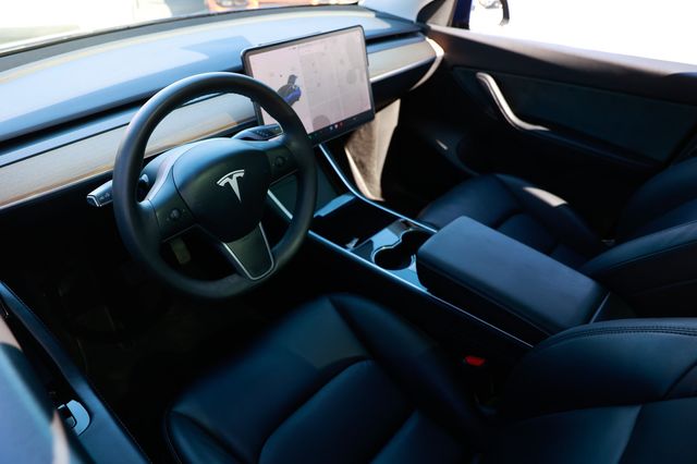 2020 Tesla Model Y Long Range AWD - 22943614 - 3