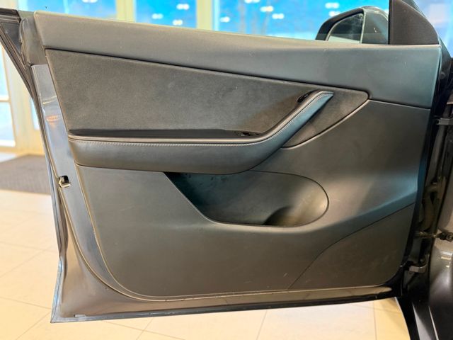 2020 Tesla Model Y Long Range AWD - 23005820 - 18