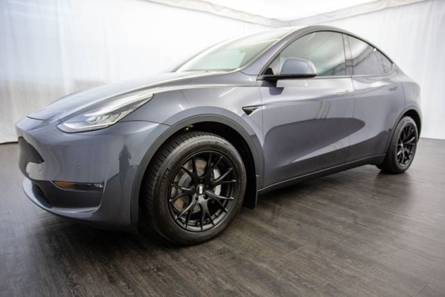 2020 Tesla Model Y Long Range AWD - 22648525 - 28