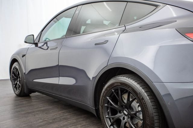 2020 Tesla Model Y Long Range AWD - 22648525 - 31