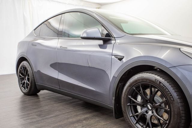 2020 Tesla Model Y Long Range AWD - 22648525 - 33