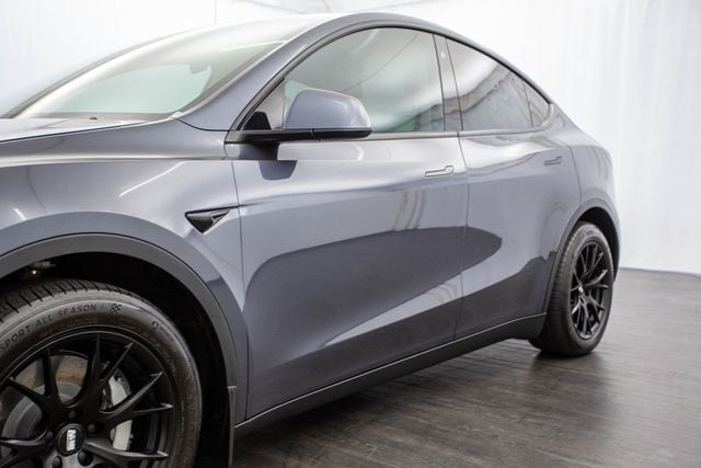 2020 Tesla Model Y Long Range AWD - 22648525 - 34