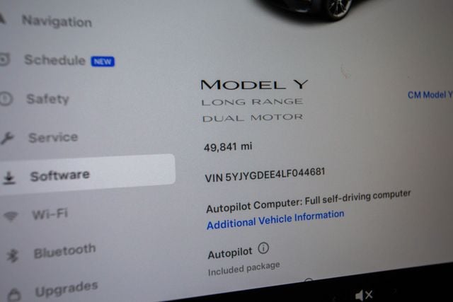 2020 Tesla Model Y Long Range AWD - 22648525 - 8