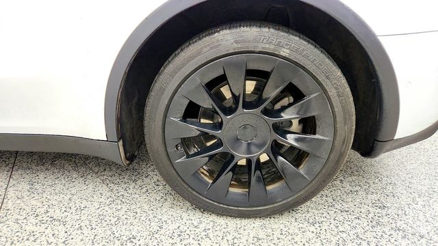2020 Tesla Model Y Long Range AWD - 23094478 - 8
