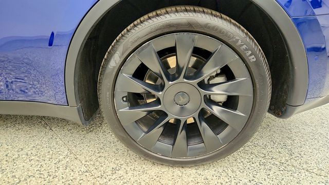 2020 Tesla Model Y Long Range AWD w/ 20'' Induction Wheels - 23000323 - 8