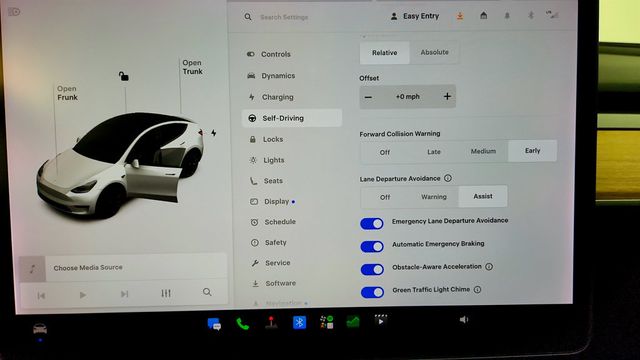 2020 Tesla Model Y Long Range AWD w/ 20'' Wheels, Traffic-Aware Cruise Controll - 23026772 - 19