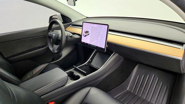 2020 Tesla Model Y Long Range AWD w/ 20'' Wheels, Traffic-Aware Cruise Controll - 23026772 - 28
