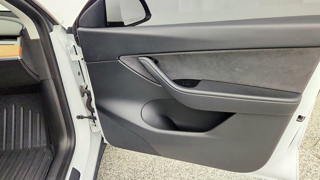 2020 Tesla Model Y Long Range AWD w/ 20'' Wheels, Traffic-Aware Cruise Controll - 23026772 - 29