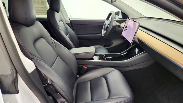 2020 Tesla Model Y Long Range AWD w/ Acceleration Boost - 23068287 - 26