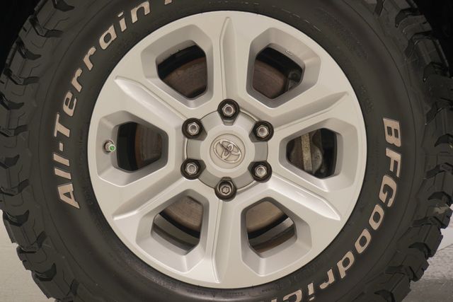 2020 Toyota 4Runner  - 22932235 - 26