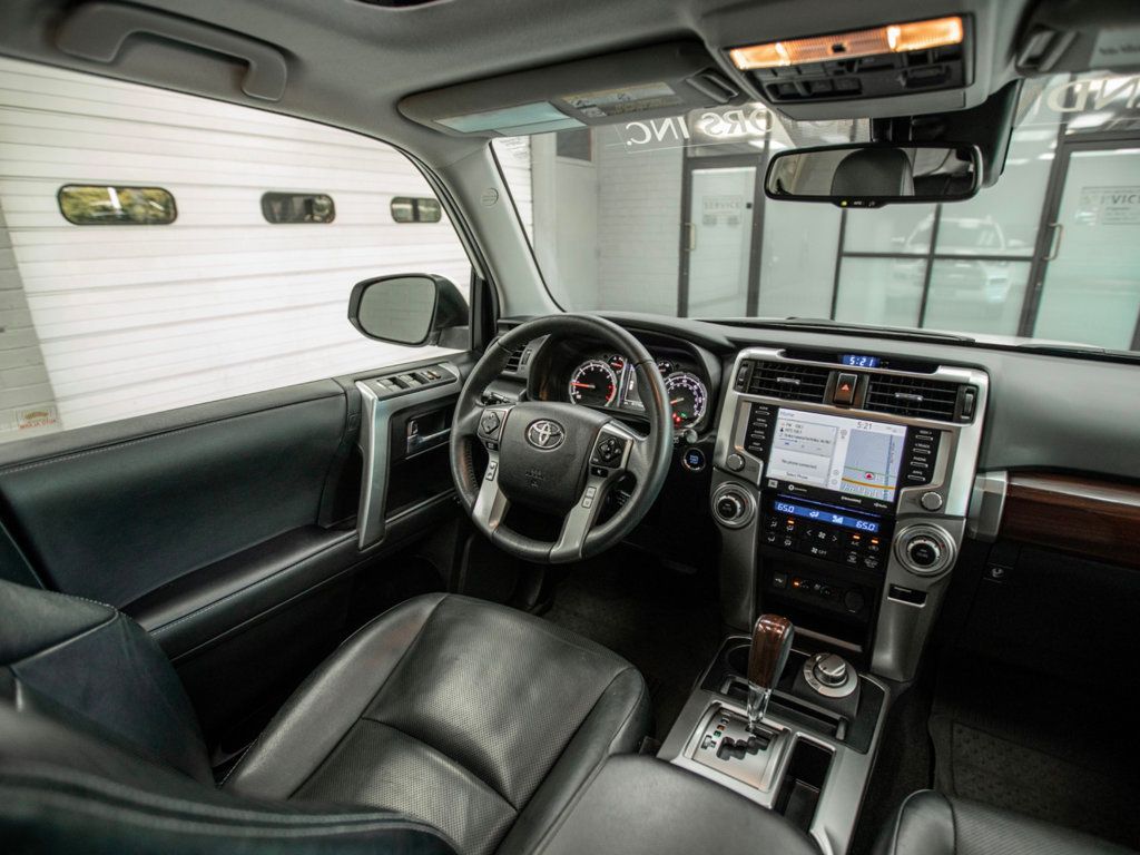 2020 Toyota 4Runner Limited 4WD photo 16