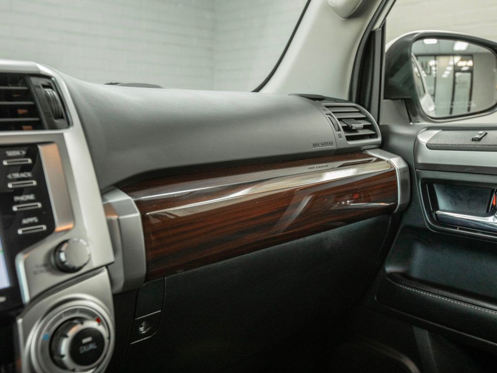 2020 Toyota 4Runner Limited 4WD photo 21