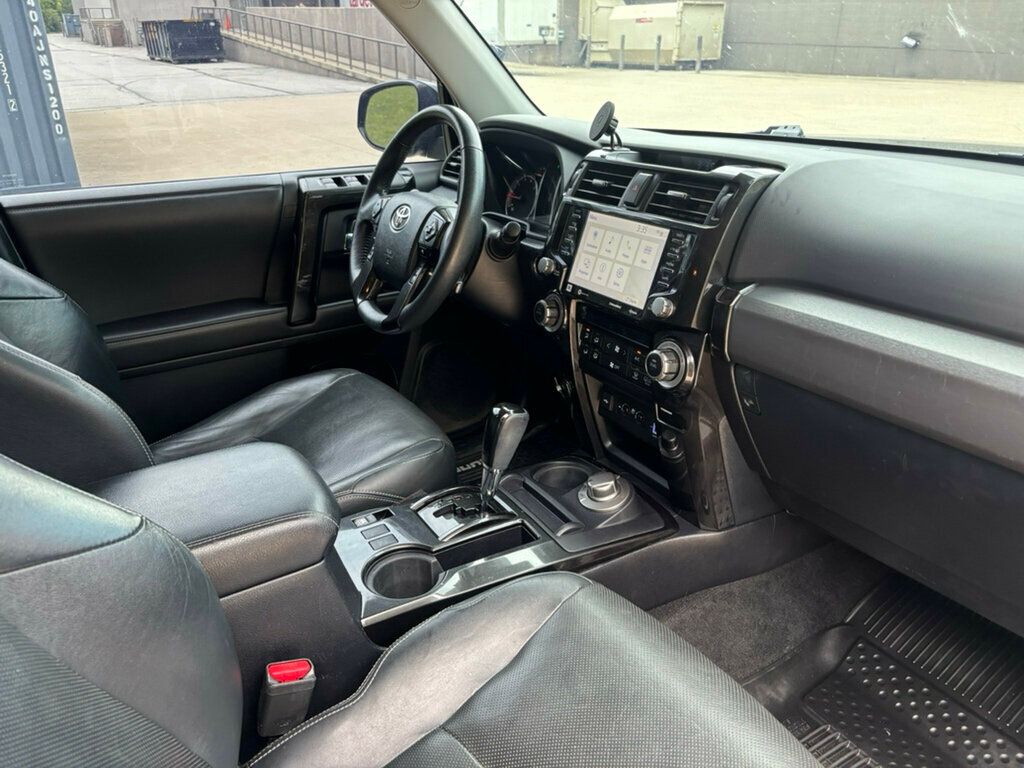 2020 Toyota 4Runner Nightshade 4WD - 23049229 - 12