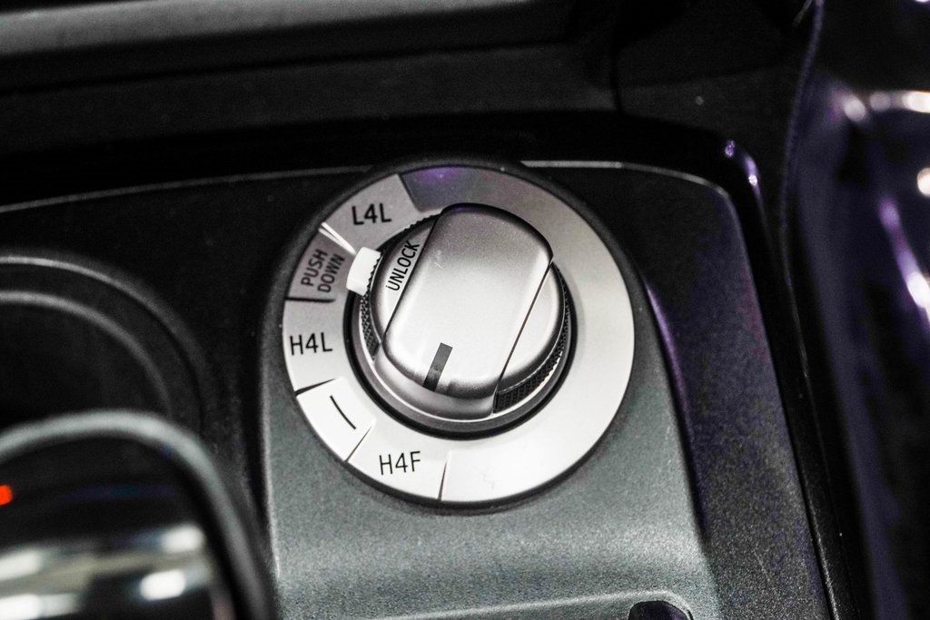 2020 Toyota 4Runner SR5 4WD photo 18