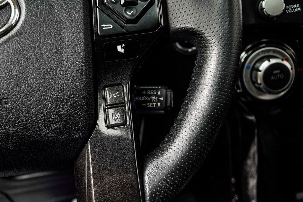 2020 Toyota 4Runner SR5 4WD photo 27