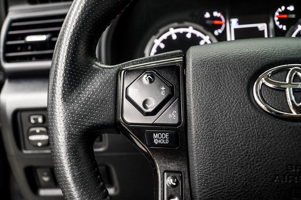 2020 Toyota 4Runner SR5 4WD photo 28