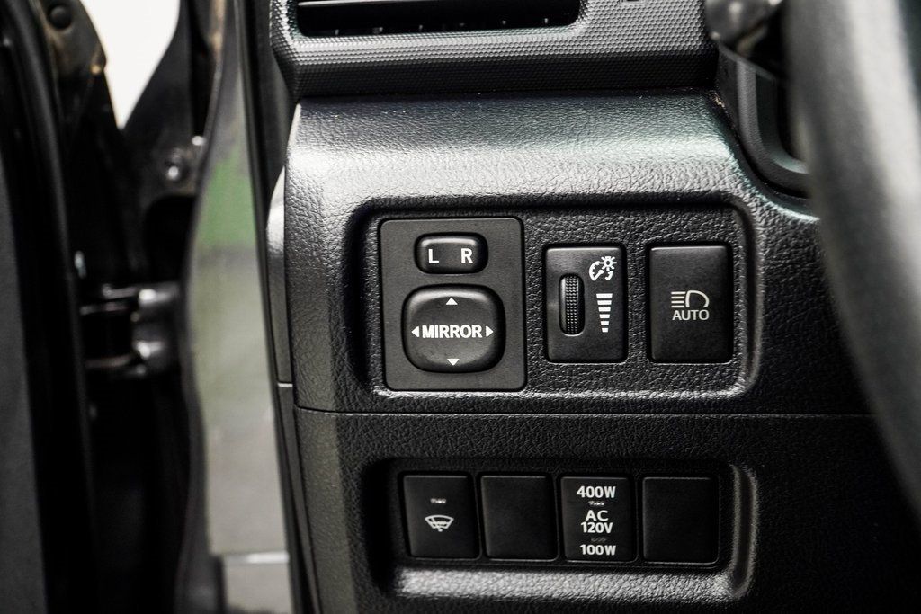 2020 Toyota 4Runner SR5 4WD photo 29