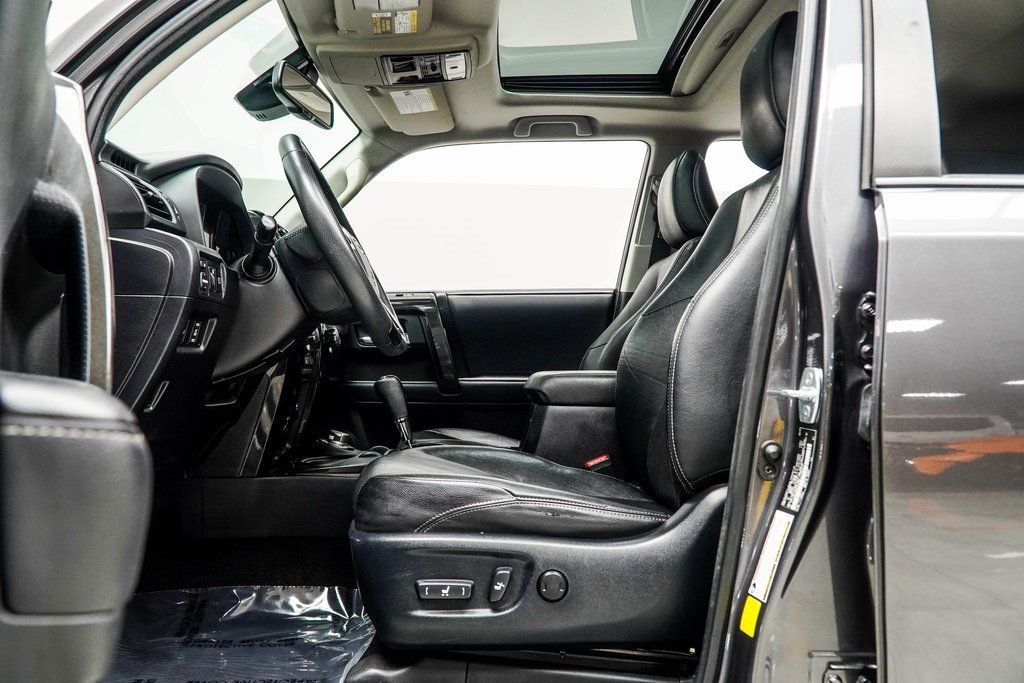 2020 Toyota 4Runner SR5 4WD photo 34