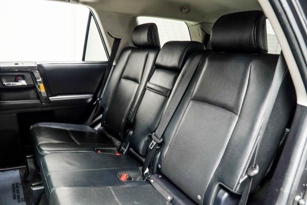 2020 Toyota 4Runner SR5 4WD photo 38