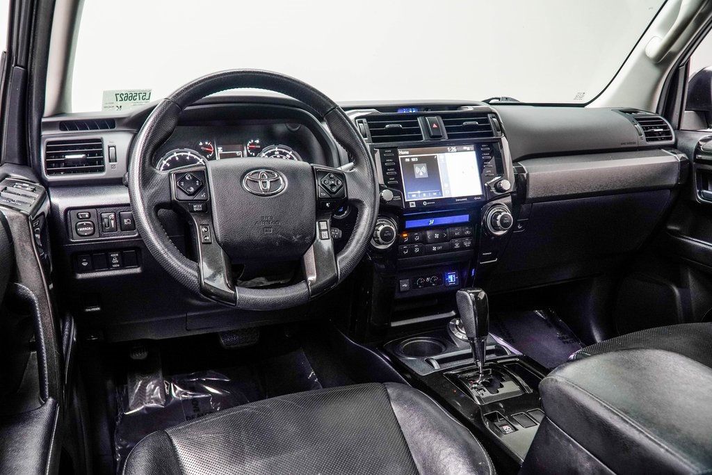 2020 Toyota 4Runner SR5 4WD photo 5