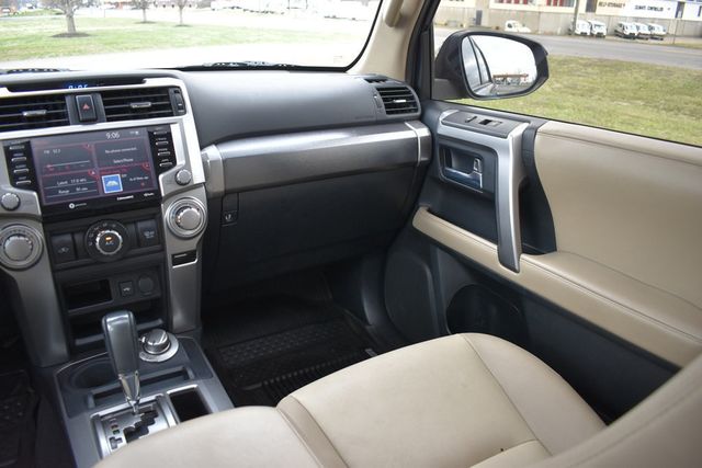 2020 Toyota 4Runner SR5 Premium 4WD - 23005616 - 30