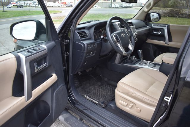 2020 Toyota 4Runner SR5 Premium 4WD - 23005616 - 37