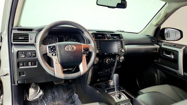 2020 Toyota 4Runner SR5 Premium 4WD with Power Tilt/Sliding Moonroof - 22967874 - 12