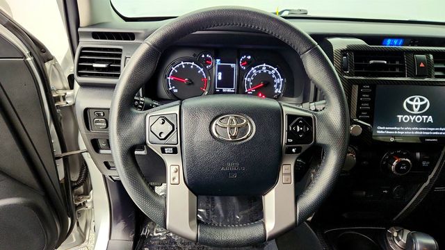 2020 Toyota 4Runner SR5 Premium 4WD with Power Tilt/Sliding Moonroof - 22967874 - 13