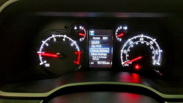 2020 Toyota 4Runner SR5 Premium 4WD with Power Tilt/Sliding Moonroof - 22967874 - 14