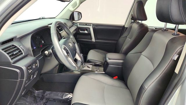 2020 Toyota 4Runner SR5 Premium 4WD with Power Tilt/Sliding Moonroof - 22967874 - 20