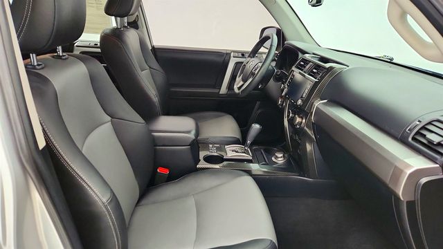 2020 Toyota 4Runner SR5 Premium 4WD with Power Tilt/Sliding Moonroof - 22967874 - 24