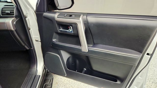 2020 Toyota 4Runner SR5 Premium 4WD with Power Tilt/Sliding Moonroof - 22967874 - 26