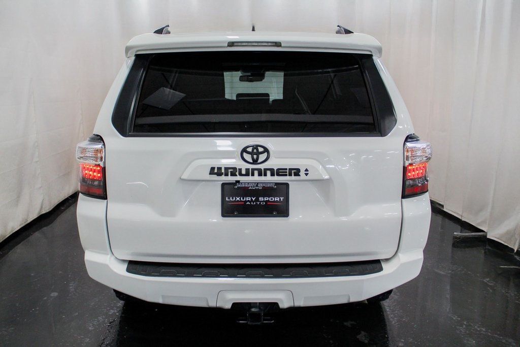 2020 Toyota 4Runner SR5 Premium 7-Passenger Moonroof Leather 4x4 - 22730480 - 3