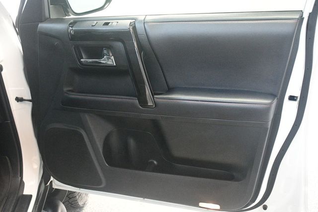 2020 Toyota 4Runner TRD Off Road 4WD - 23030475 - 24