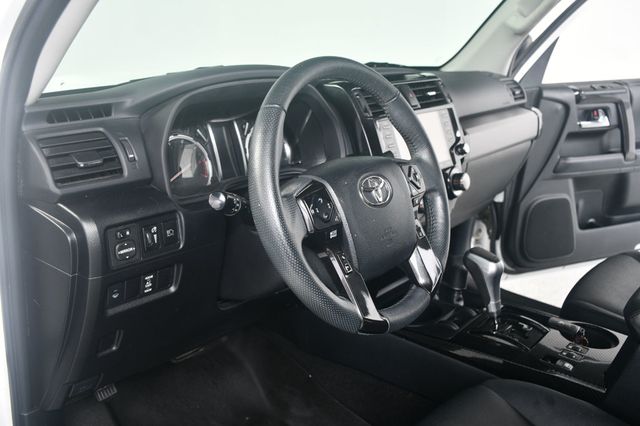 2020 Toyota 4Runner TRD Off Road 4WD - 23030475 - 27