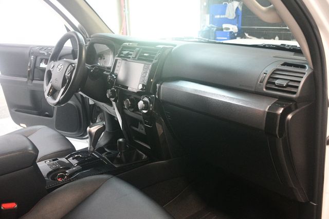 2020 Toyota 4Runner TRD Off Road 4WD - 23030475 - 28