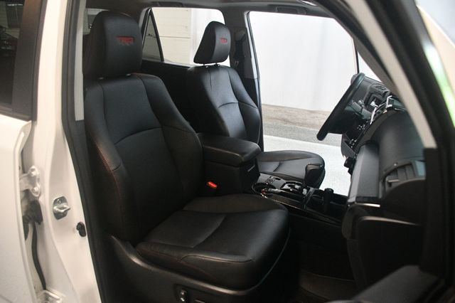 2020 Toyota 4Runner TRD Off Road 4WD - 23030475 - 32