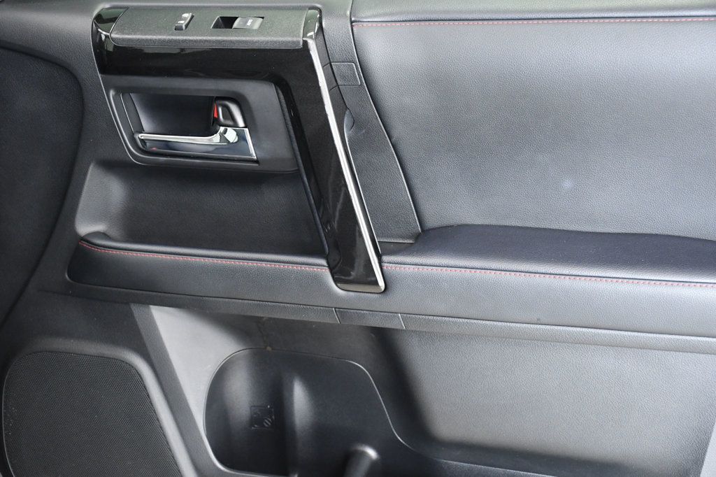 2020 Toyota 4Runner TRD Off Road Premium 4WD - 23011536 - 17